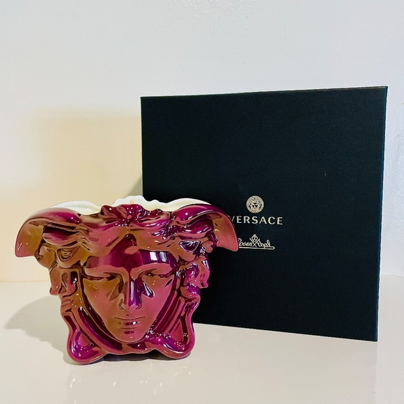 Versace x Rosenthal Medusa Grande Fuchsia Porcelain Scented Candle in Box - Picture 3 of 15